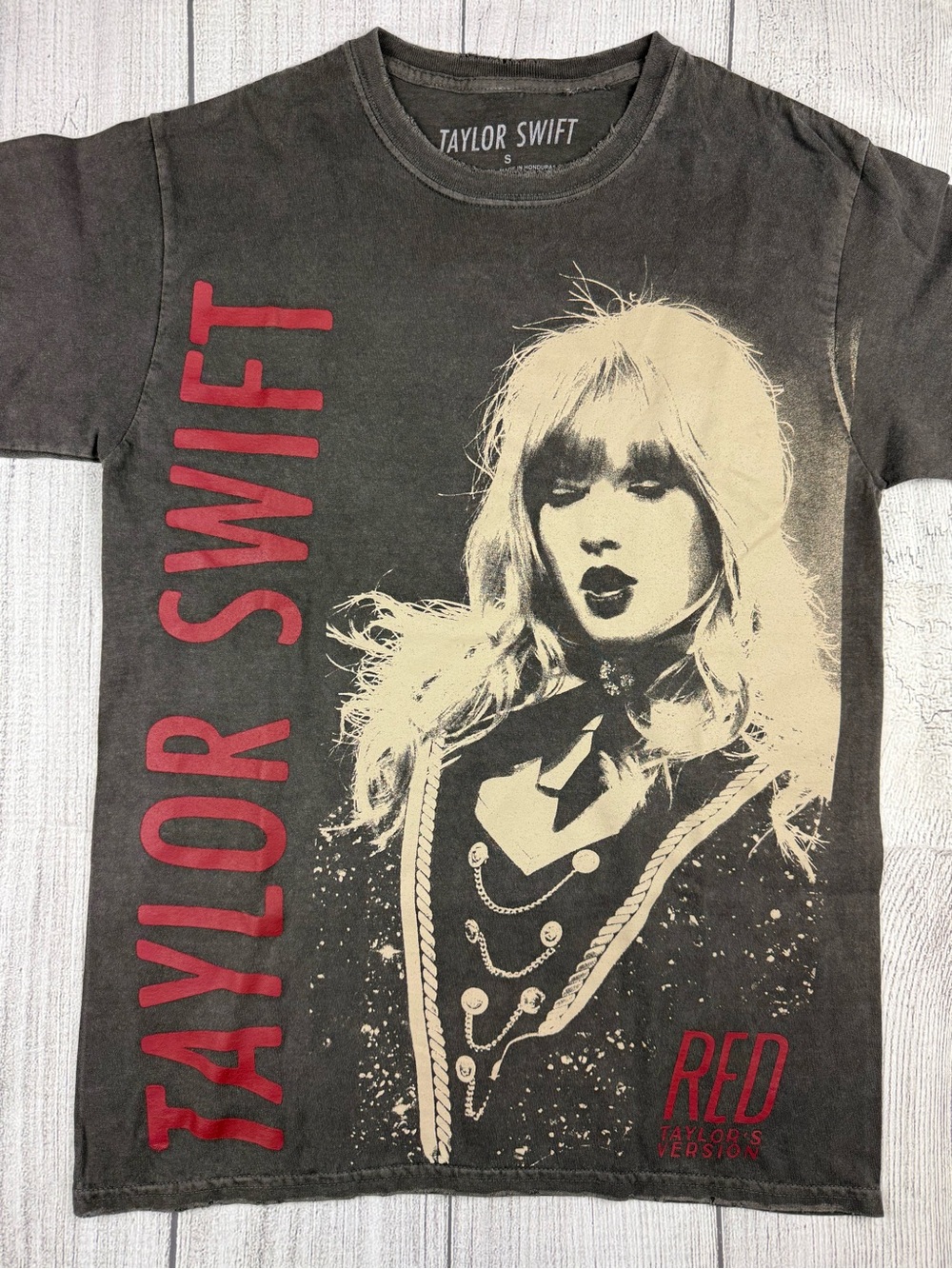 EUC! Taylor Swift Red Taylor’s Version T-Shirt Distressed Washed Black Sz Small